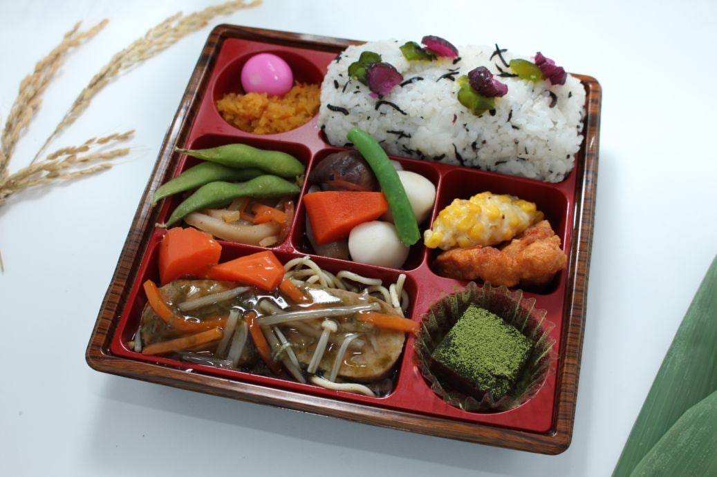 【特製】ハンバーグ ～岩海苔の餡をかけて～ [ひじきごはん]