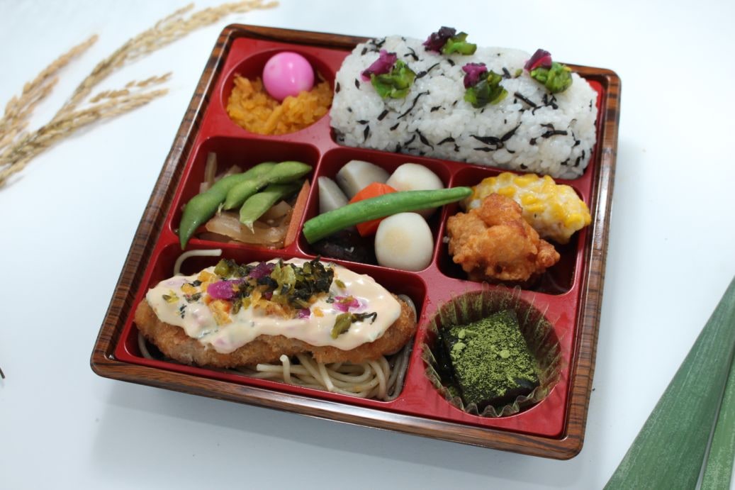 【特製】鮪のカツレツ醤油のタルタルソース [ひじきごはん]