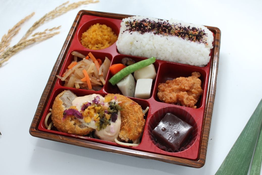 【定番】メンチカツ醤油のタルタルソース