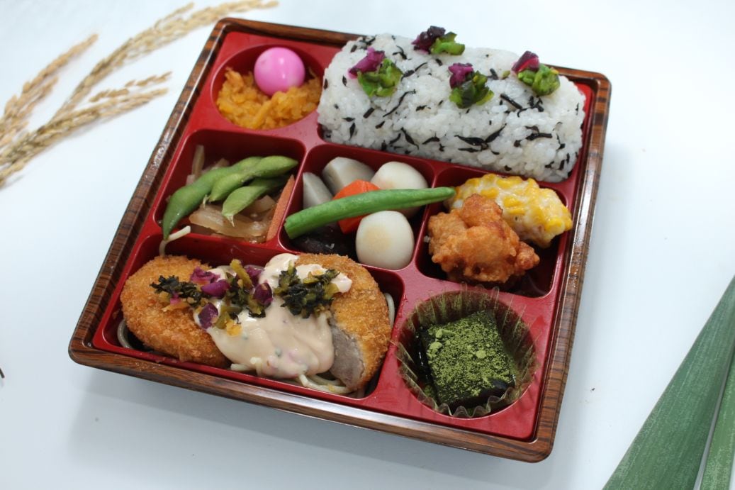 【特製】メンチカツ醤油のタルタルソース [ひじきごはん]