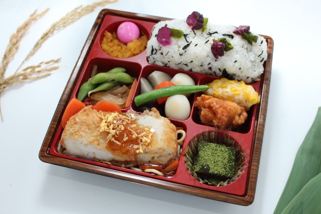 【特製】すき焼きチキンカツ[ひじきごはん]