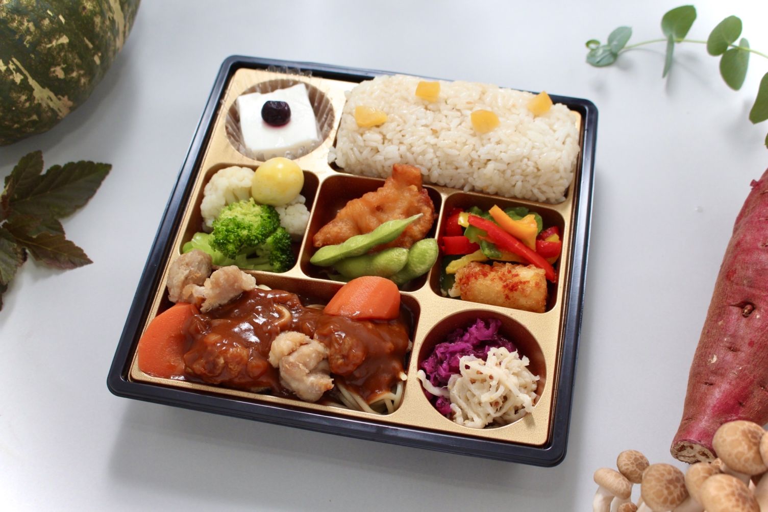 【季節限定】De luxe/デミグラス鶏のから揚げ ～旬のごはんと共に～