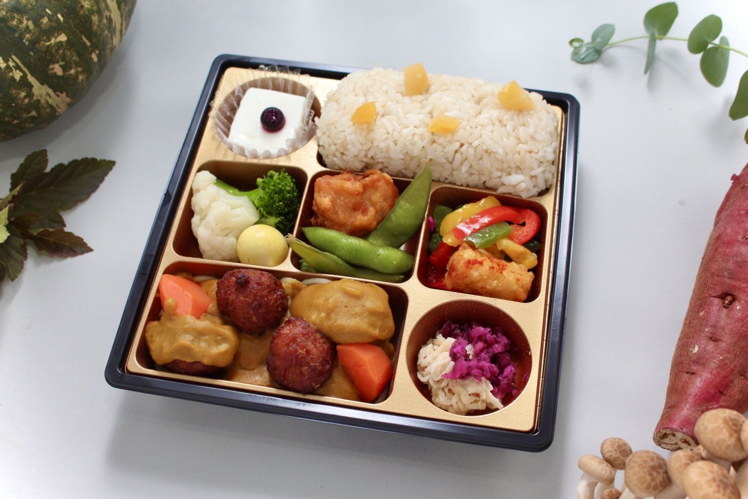 【季節限定】De luxe/オリエンタルラグー肉団子 ～旬のごはんと共に～