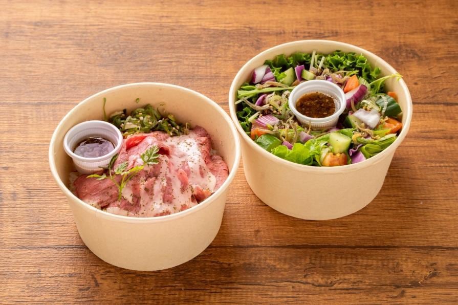 1/2日の野菜が取れるちりめんサラダ&ローストビーフ弁当