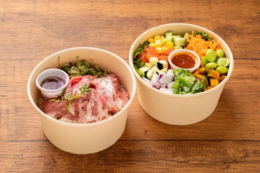 1/2日の野菜が取れる緑黄色サラダ&ローストビーフ弁当