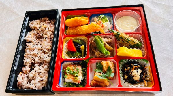 16穀米付き旬菜懐石弁当