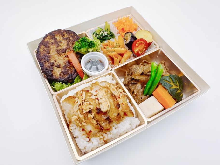 べジラブBOX（黒毛和牛すき焼き＆グリルチキンごはん）