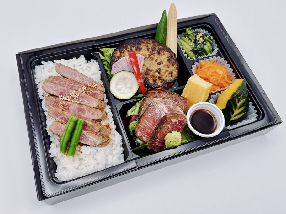 サーロインステーキ重とやわらかハンバーグ（牛ハラミステーキ）