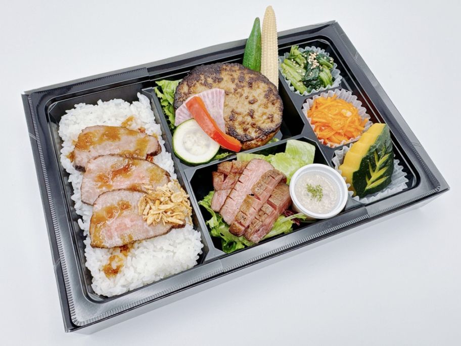 黒毛和牛のローストビーフ重とやわらかハンバーグ（牛たん塩焼き）