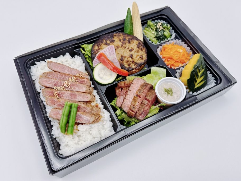 サーロインステーキ重とやわらかハンバーグ（牛たん塩焼き）