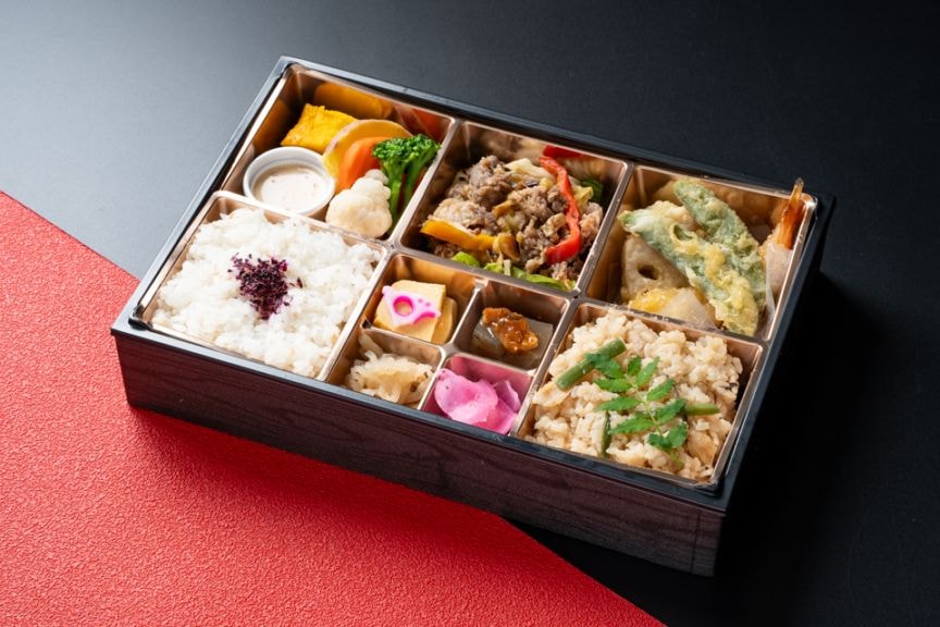 肉割烹おかやま御膳（もち麦入りご飯）