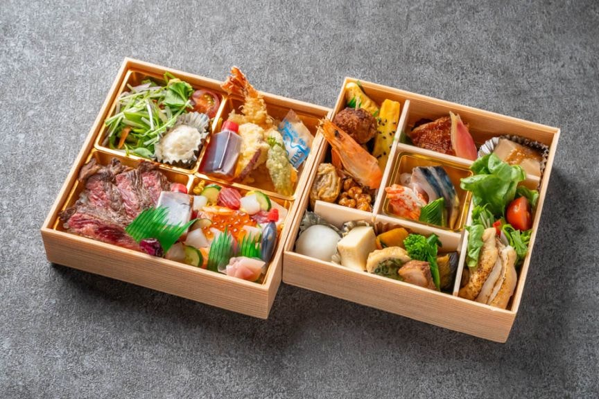 特選ステーキと和食の二段重御膳