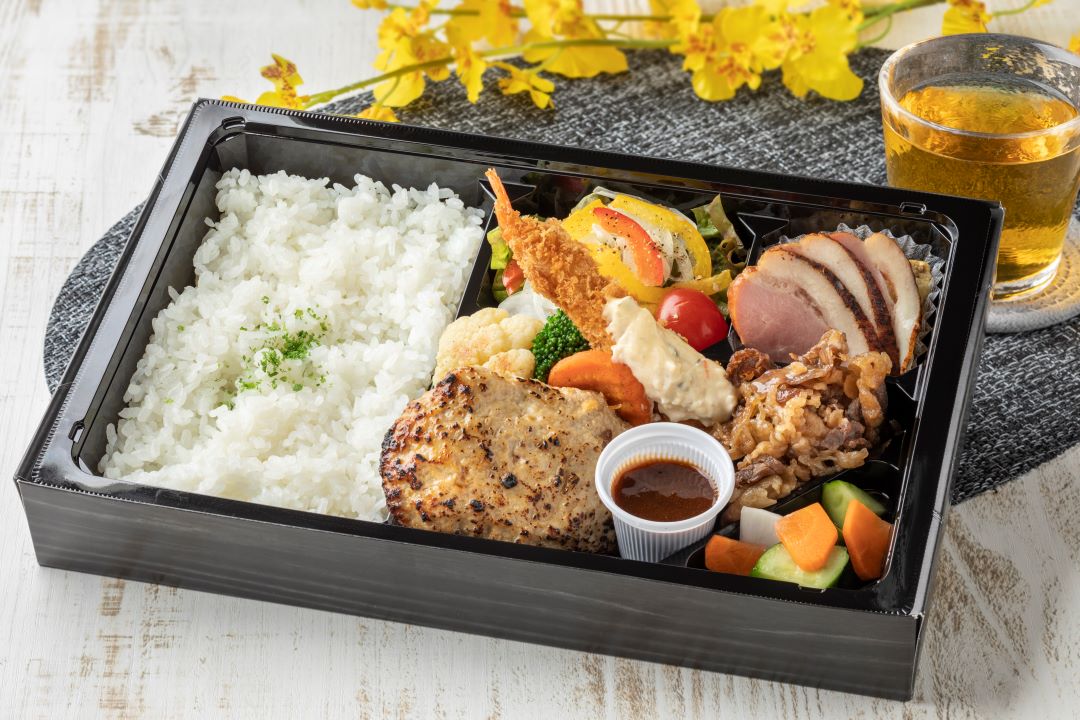 和牛焼肉と海老フライ手ごねハンバーグ弁当