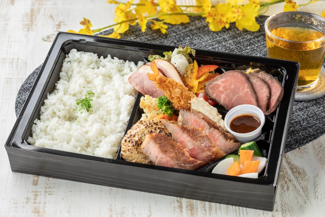 和牛サーロインステーキとローストビーフ　手ごねハンバーグ弁当