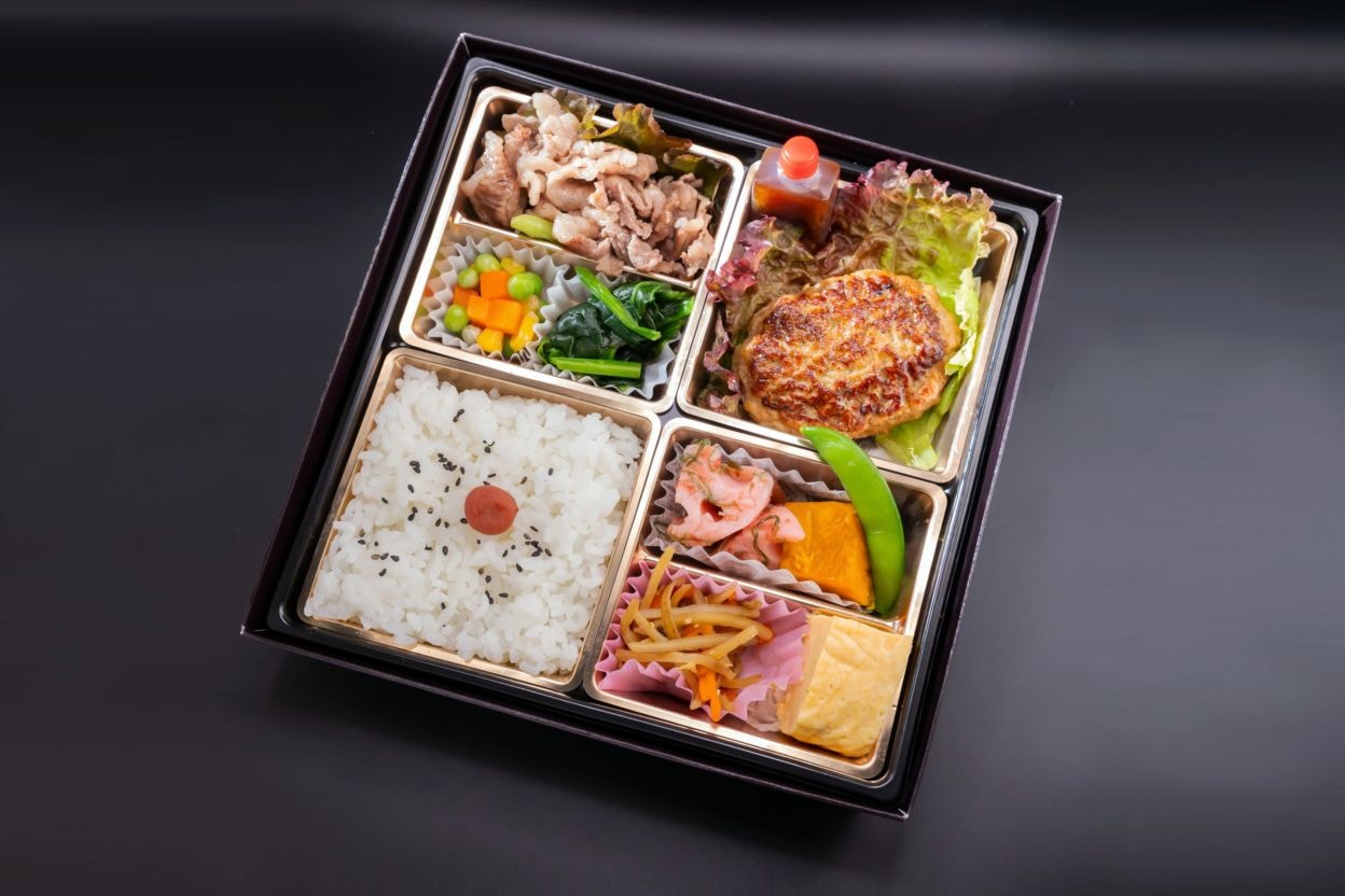 【2026年1月6日以降お届け可能】熟成ハンバーグと和牛焼肉弁当 紬 つむぎ