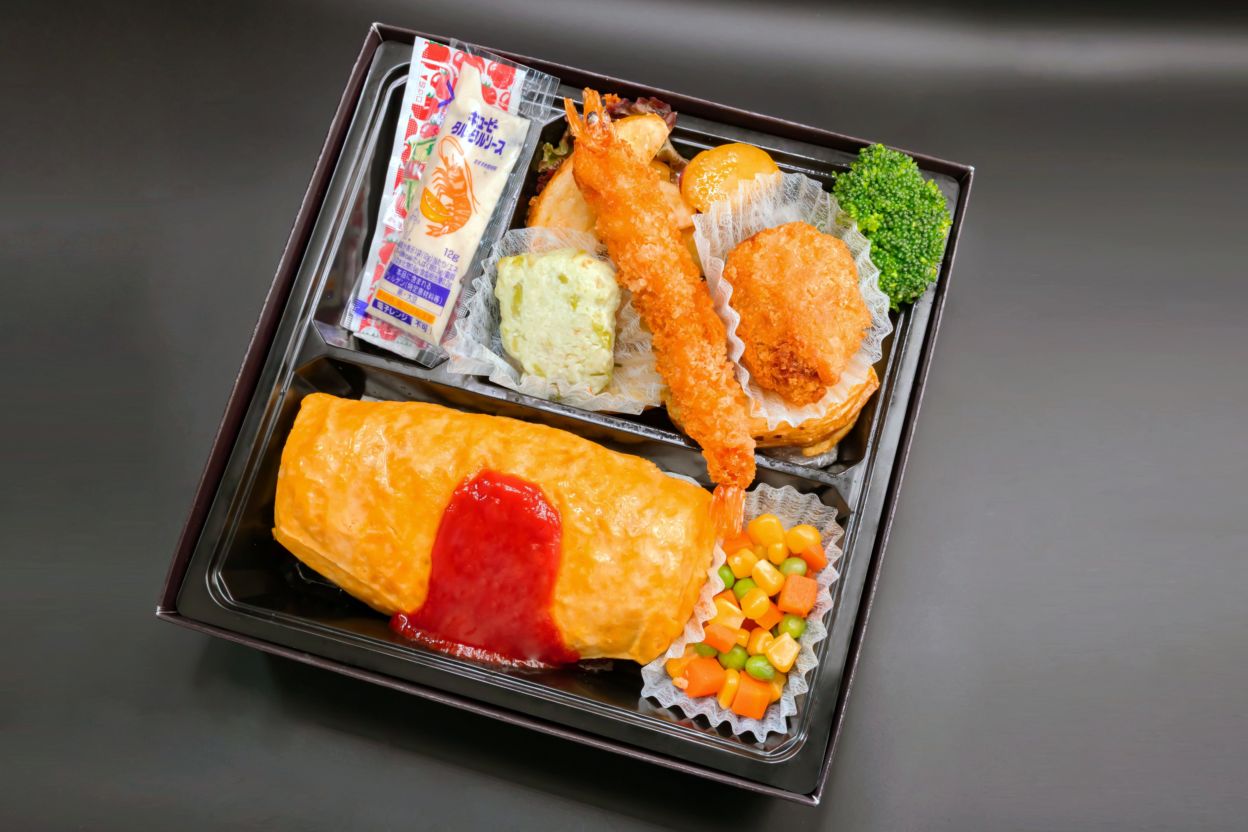 【2026年1月6日以降お届け可能】白トリュフが香るオムライスと有頭エビフライ御膳