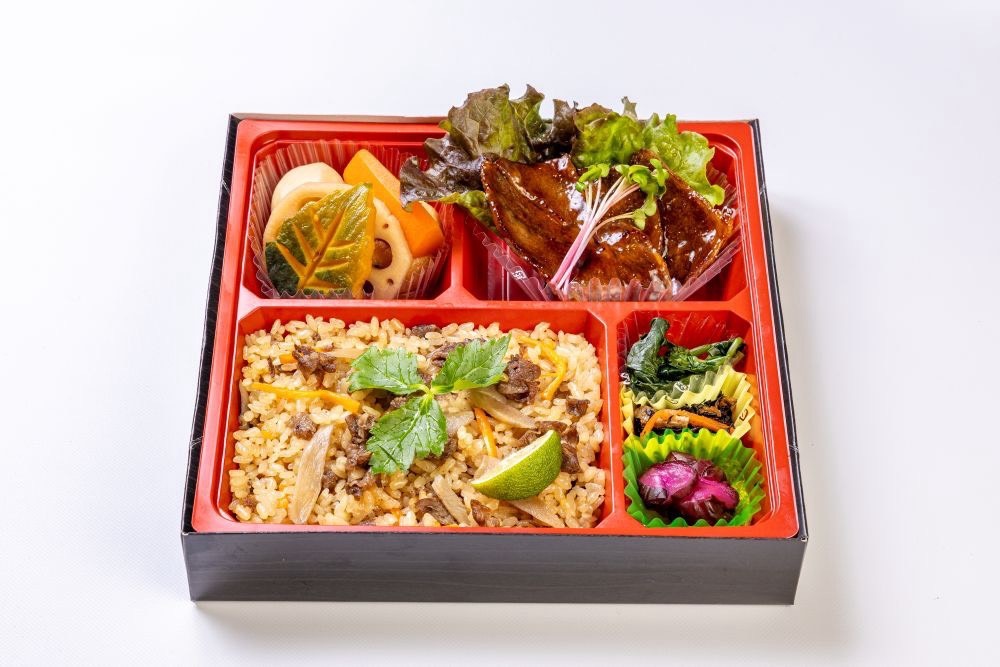 和牛ごぼう炊込み飯と黒毛和牛焼しゃぶ御膳