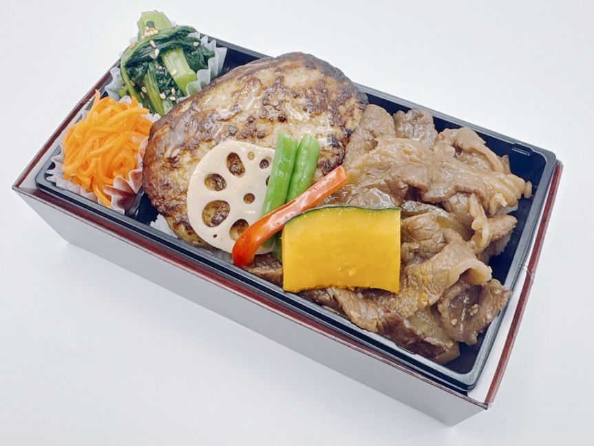 黒毛和牛すき焼きとハンバーグ重