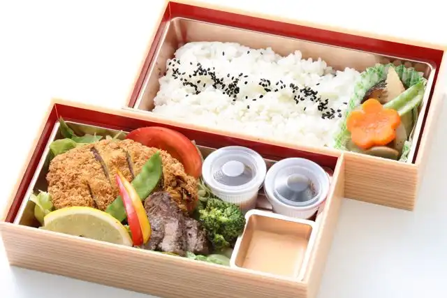 牛カツとステーキ弁当