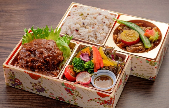 鹿児島うんまか豚ハンバーグと牛肉の二段弁当