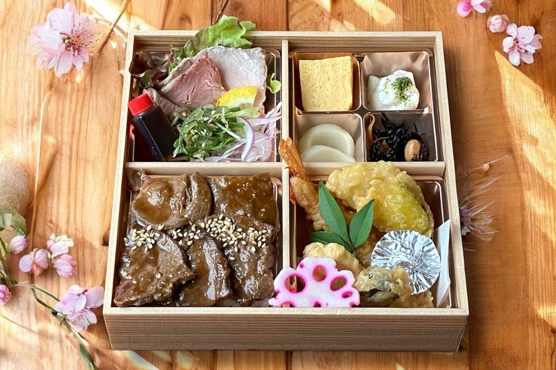 【2026春弁当】和風焼肉とローストポーク御膳※3月1日～5月末迄のご注文分