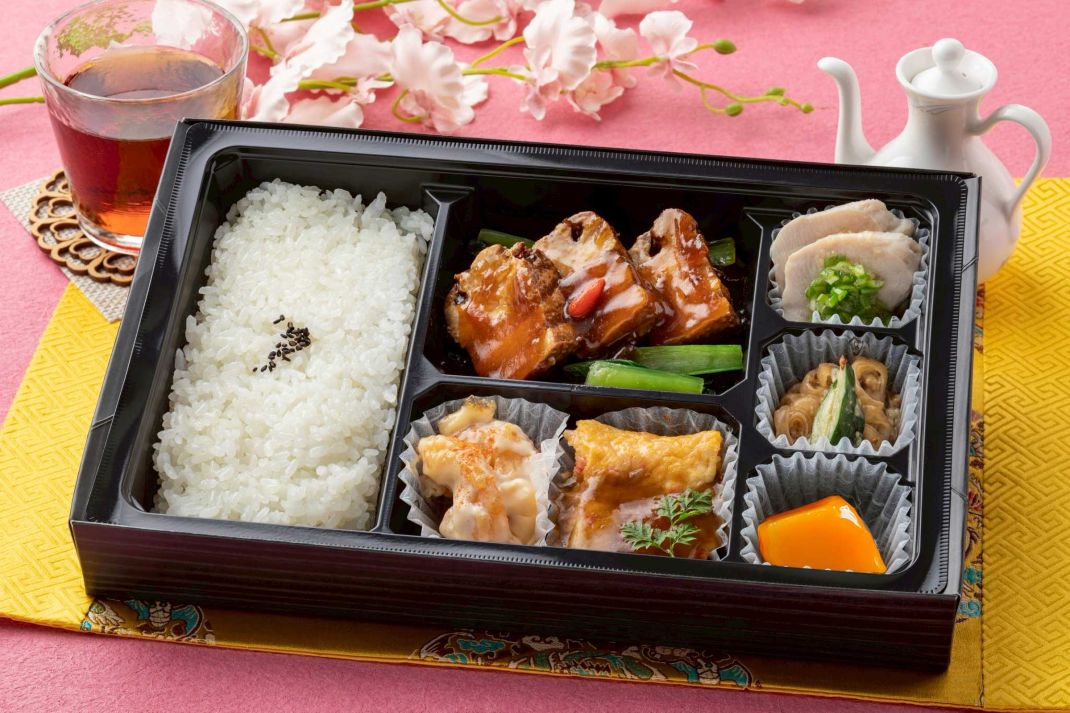 新白龍（豚角煮とお手製中華惣菜）