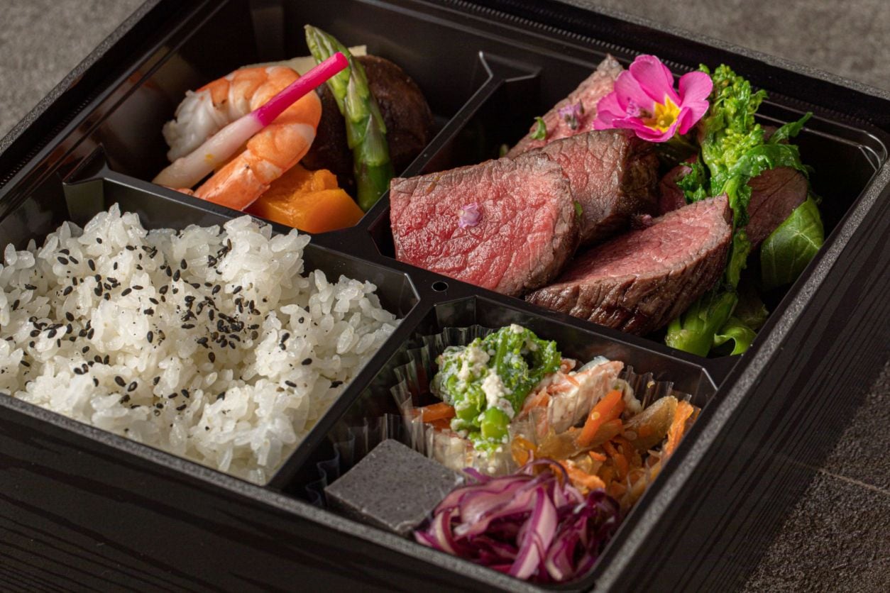 熟成赤身牛フィレ肉の炭火焼ステーキ御膳