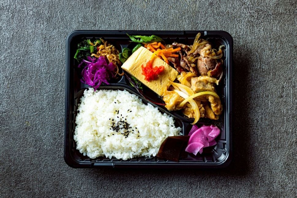 牛タン・豚生姜焼き弁当