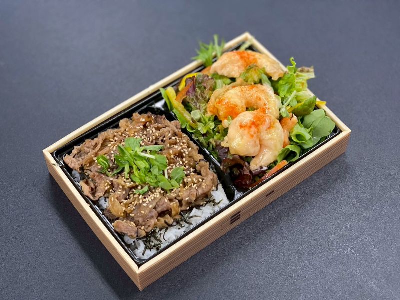牛焼肉重&エビマヨサラダお弁当