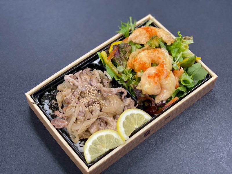 豚塩焼肉重&エビマヨサラダお弁当