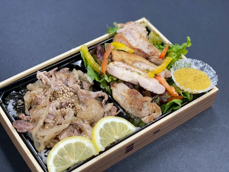 豚塩焼肉重&チキンステーキサラダお弁当