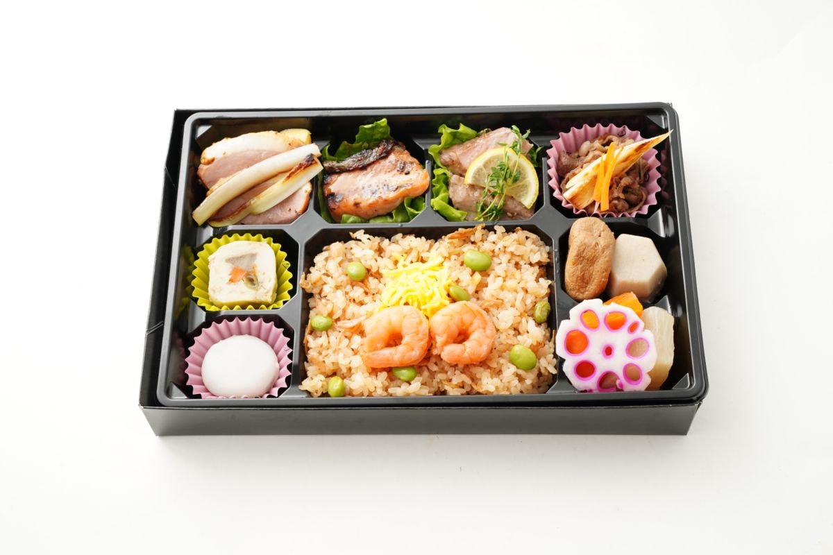 【ふるまい限定値引き2,160円→1,620円】季節の焼魚と牛ステーキと海老香る炊き込みご飯