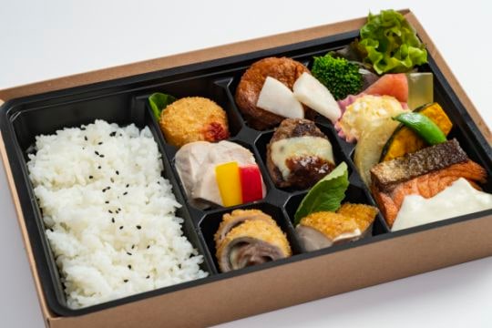 アオの海～サーモンソテーと西洋膳～