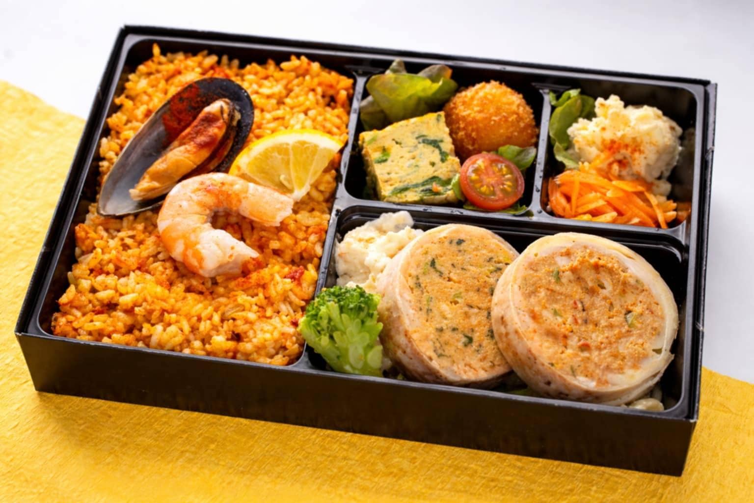 サーモン&チキンのWメイン御膳（ミックスパエリア）