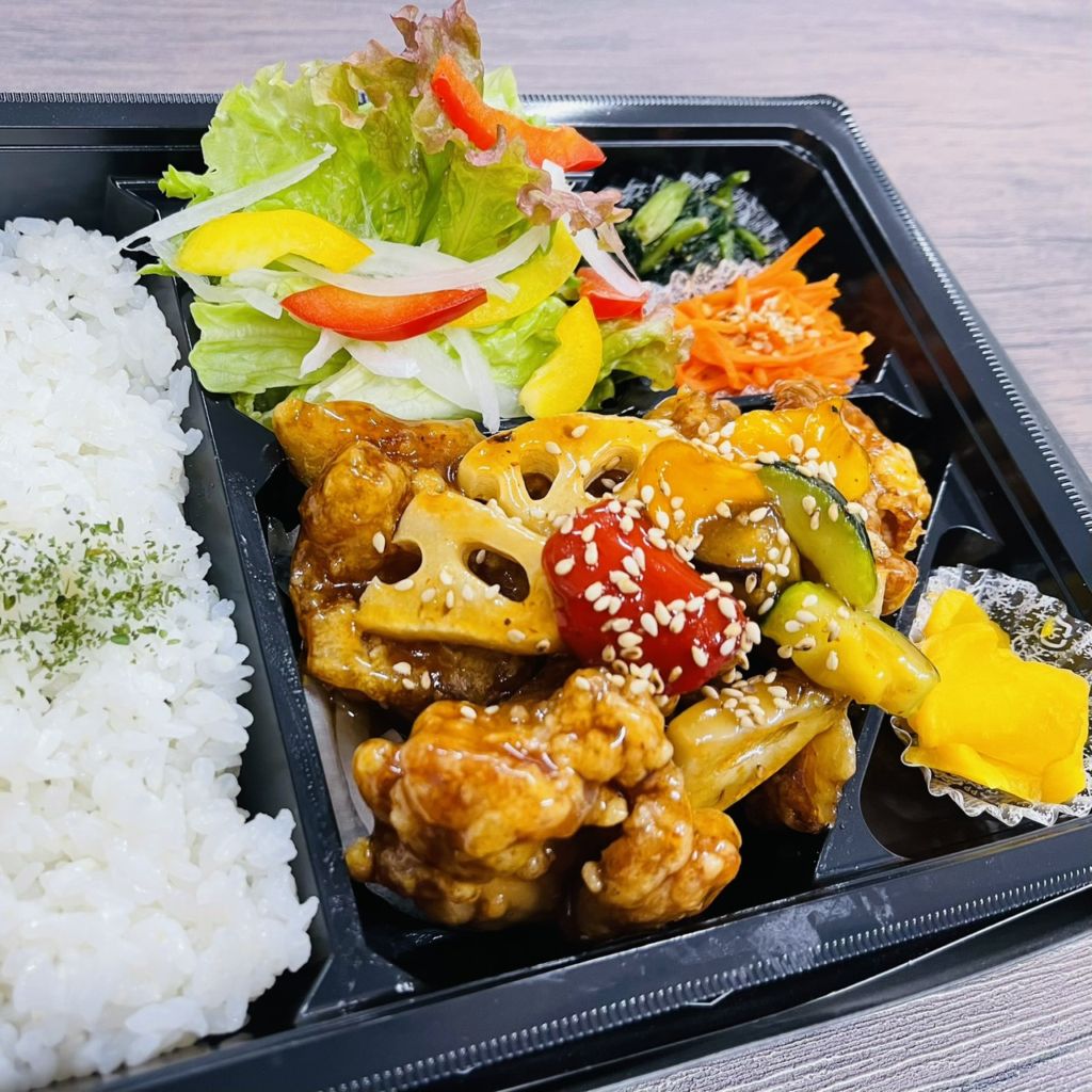 鶏もも彩黒酢あん弁当
