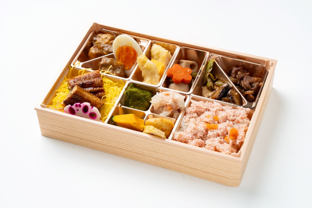 蟹めしとうな重・牛すき焼きの贅沢弁当