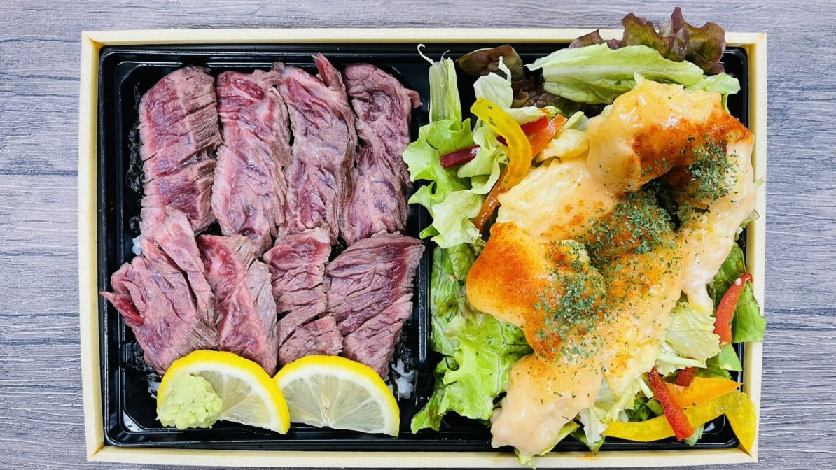 肉のすけ 牛サガリ重＆エビマヨサラダ