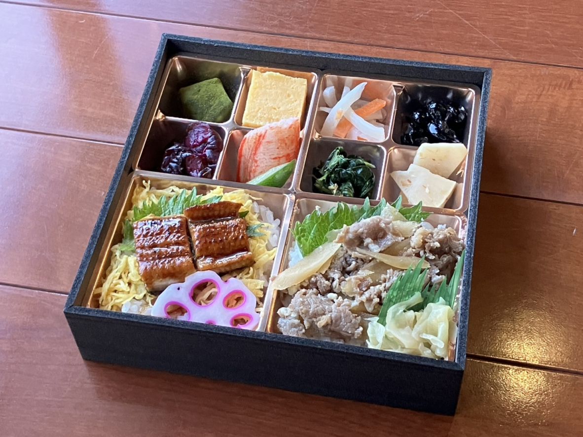 牛のしぐれ煮と鰻の蒲焼き弁当