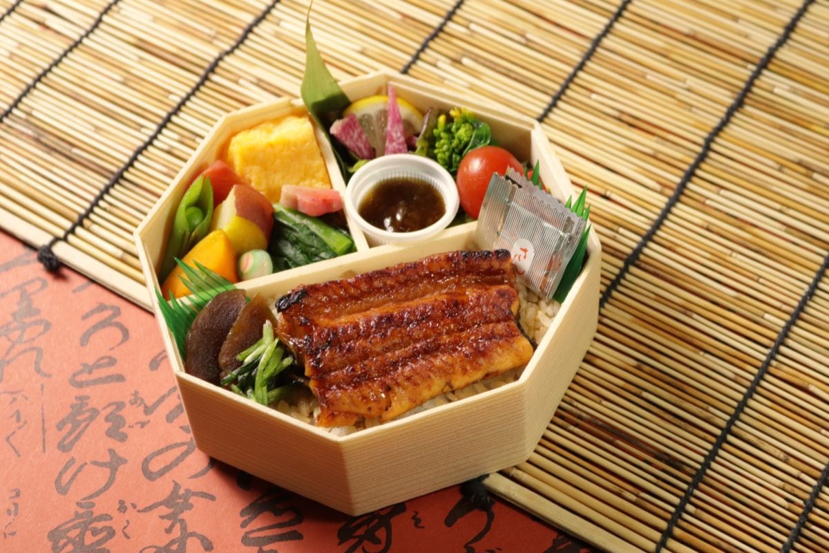 鰻蒲焼と旬野菜幕の内弁当