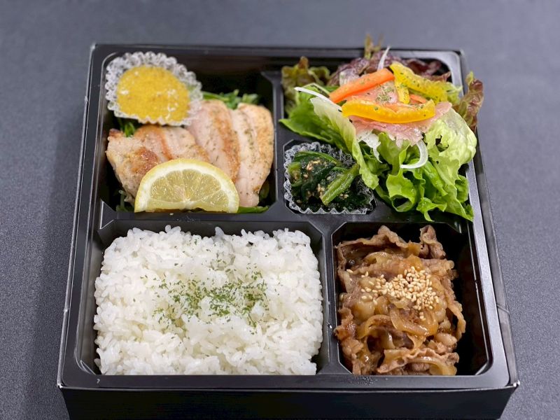 牛焼肉&生ハムサラダ&チキンステーキお弁当