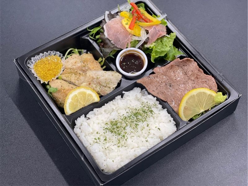 牛タンステーキ&生ハムサラダ&チキンステーキ