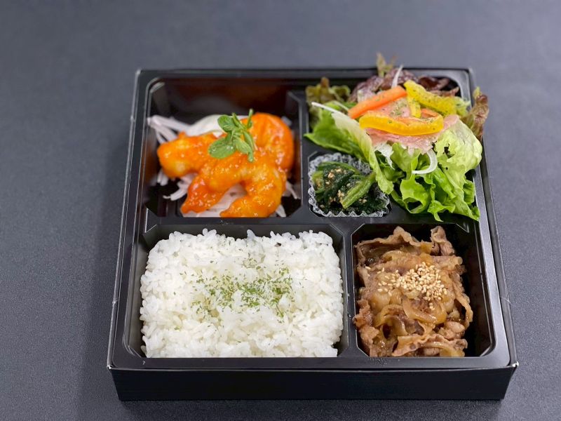 牛焼肉&生ハムサラダ&エビチリお弁当