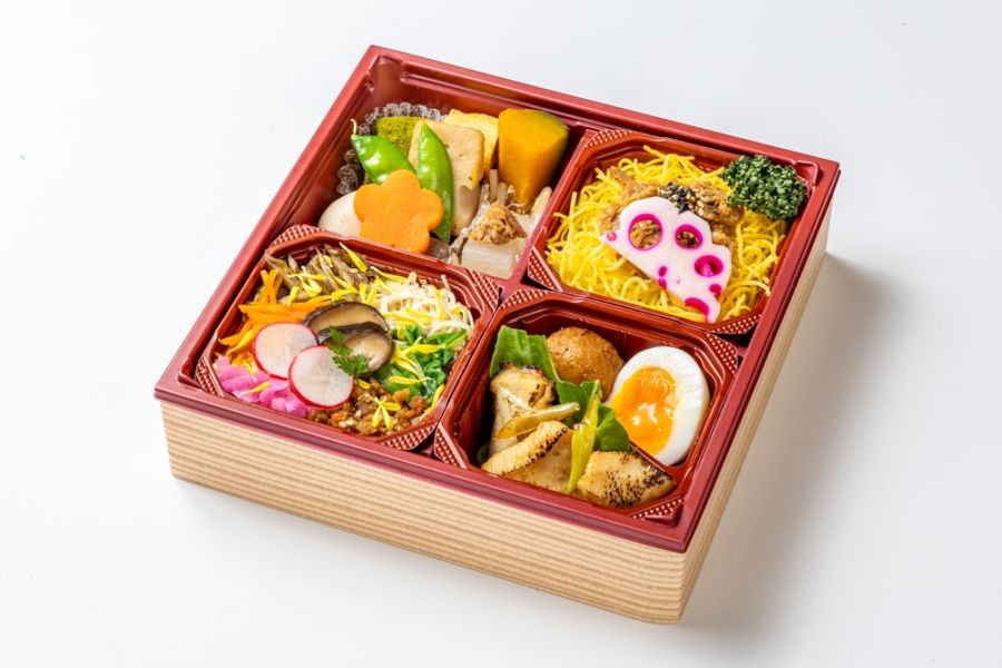 特製豚みそごはんと二色そぼろ五菜マスめし~鶏の幽庵焼き~