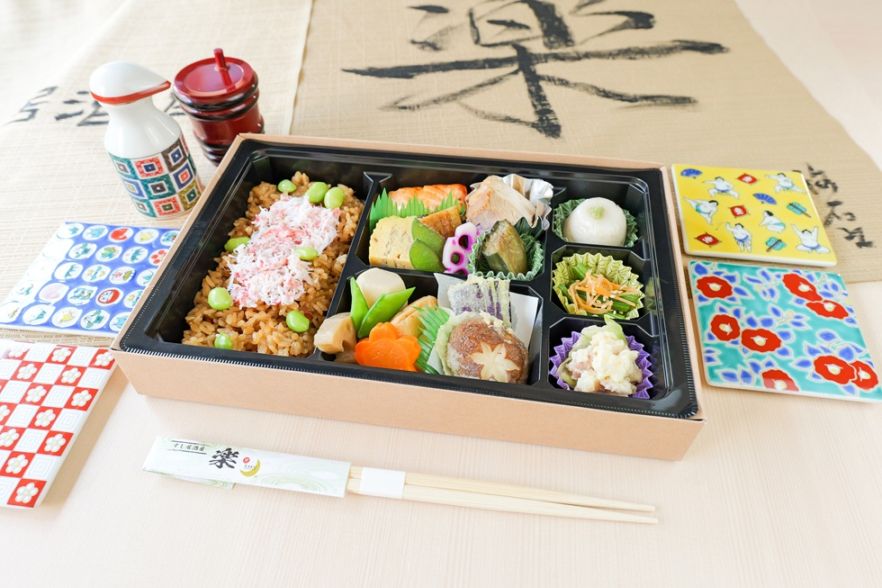 ズワイカニ重と旬彩弁当