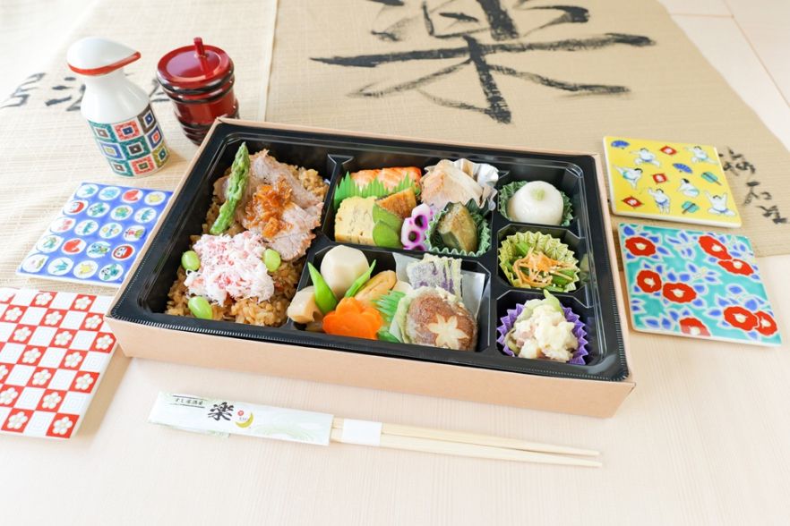 二色重と旬彩弁当