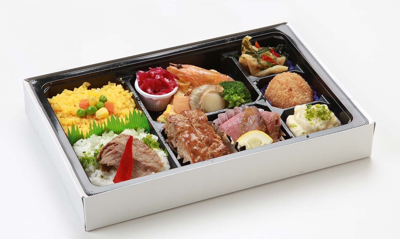 牛のステーキとローストビーフ海鮮のグリル弁当