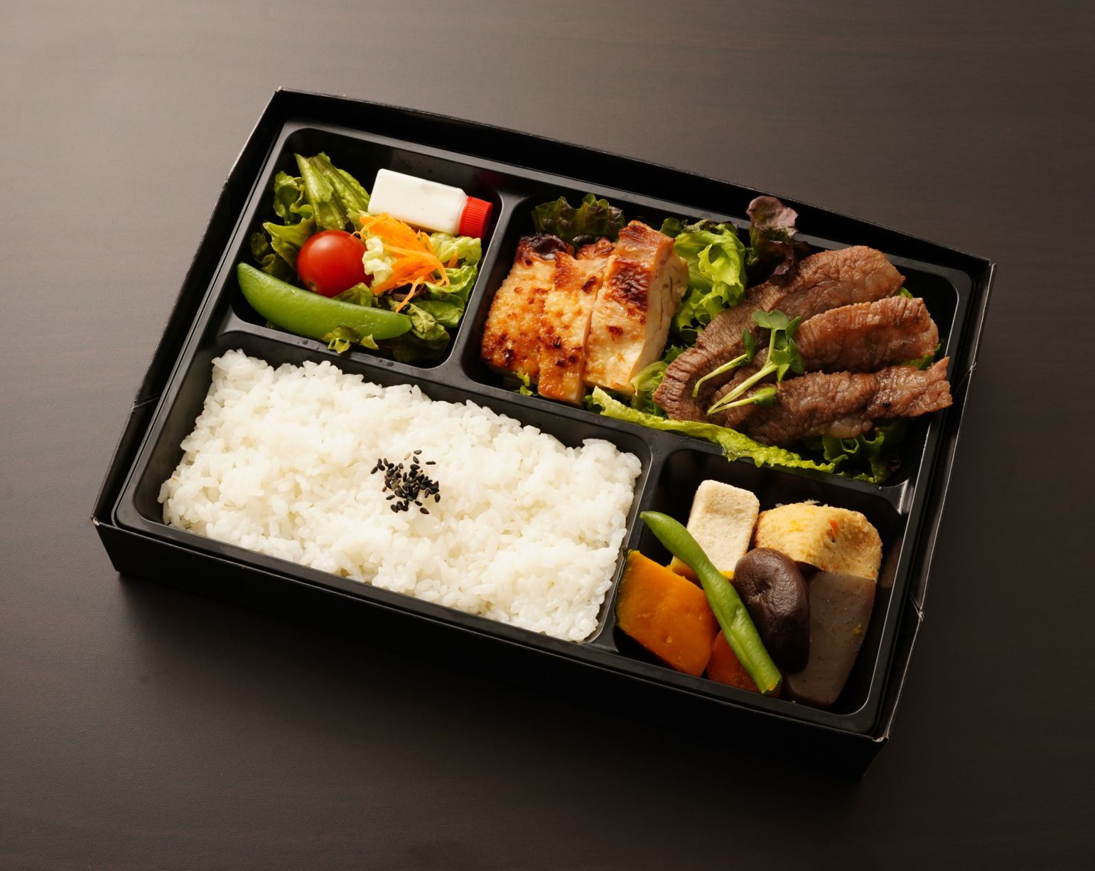 A5黒毛和牛カルビ&塩麹鶏モモステーキ膳