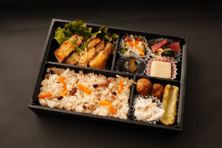 タコ飯＆チキンステーキ弁当