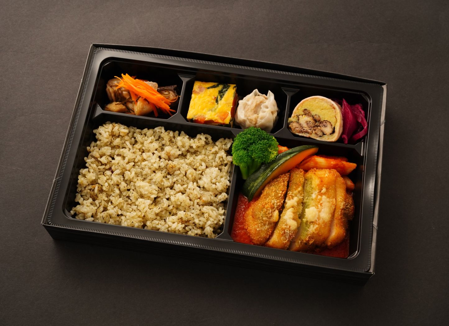 若鶏のミラノ風チーズカツ弁当