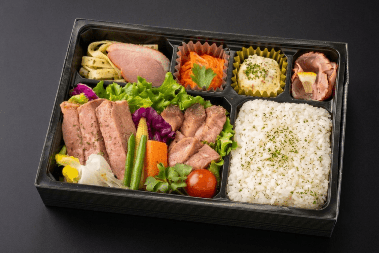 【トーロ】牛ロースステーキと牛タンステーキ